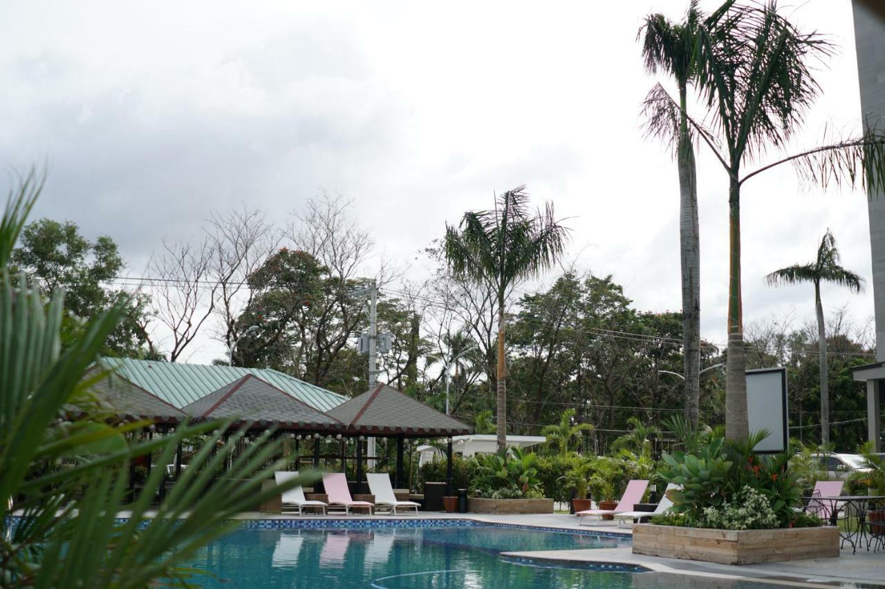 Hevea Hotel & Resort Angeles Luaran gambar